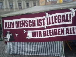 Flüchtlingszelt auf dem Rathausplatz