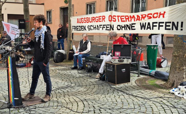 Augsburg für Palästina auf dem Ostermarsch 2024